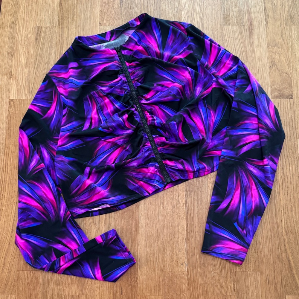 Swimsuits For All 22 Black Pink Purple Zip Front Long Sleeve Swim Crop Top